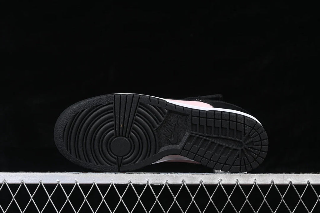 Nike SB Dunk Low "Black Pink"