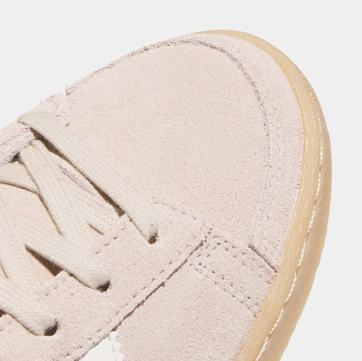 Jabbar Low Womens Lifestyle Shoes (Wonder Beige/Off White/Gum)