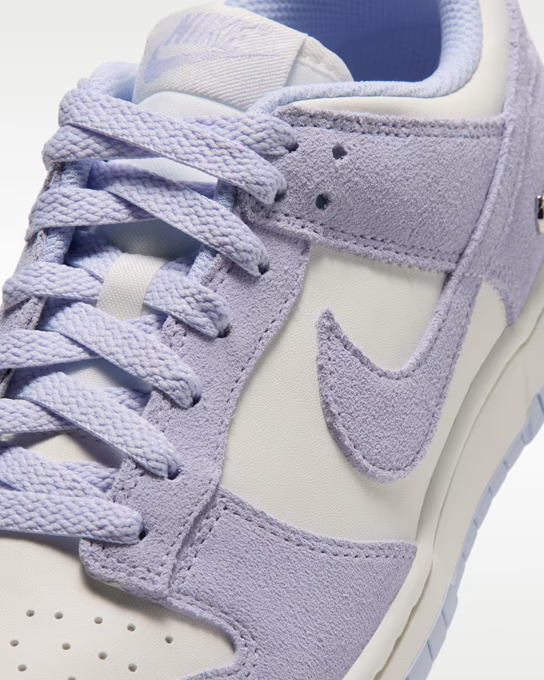 IO4244-500 Nike Dunk Low "Palest Purple" (Women's)