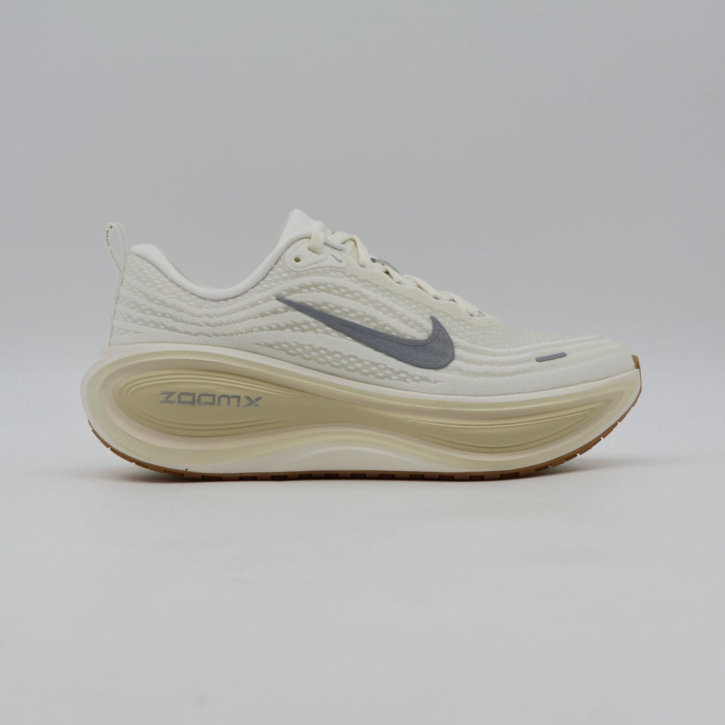 IM8336-100 Nike Vomero Plus Sail Coconut Milk Light Khaki Metallic Silver(Men's)