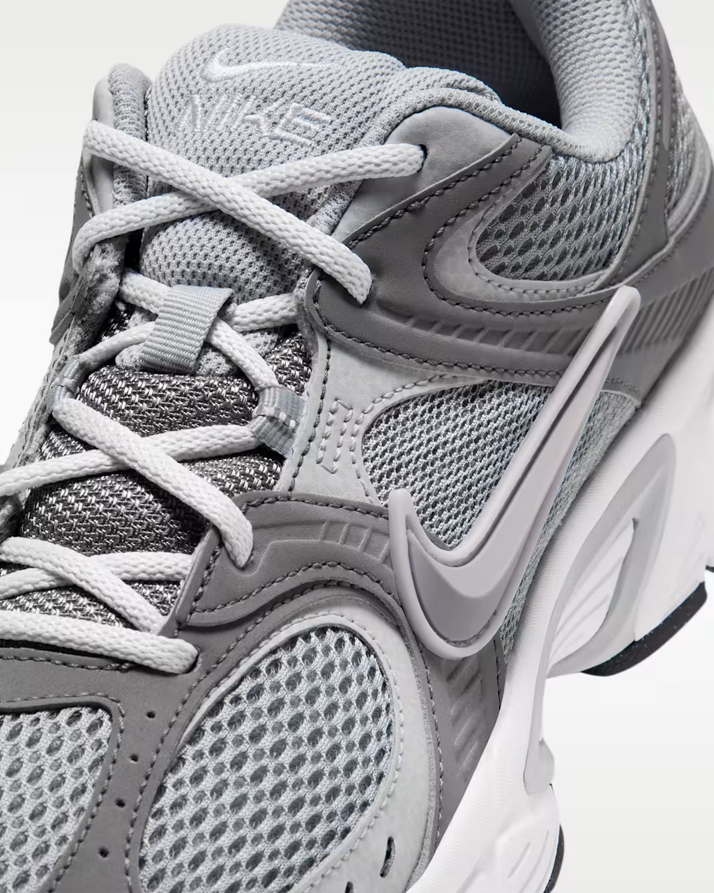 IO7835-004 Nike V5 RNR "Particle Grey/Flat Pewter" (Men's)