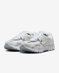 HF7723-100 Nike Women's Zoom Vomero 5 Chrome Toe (Women's)