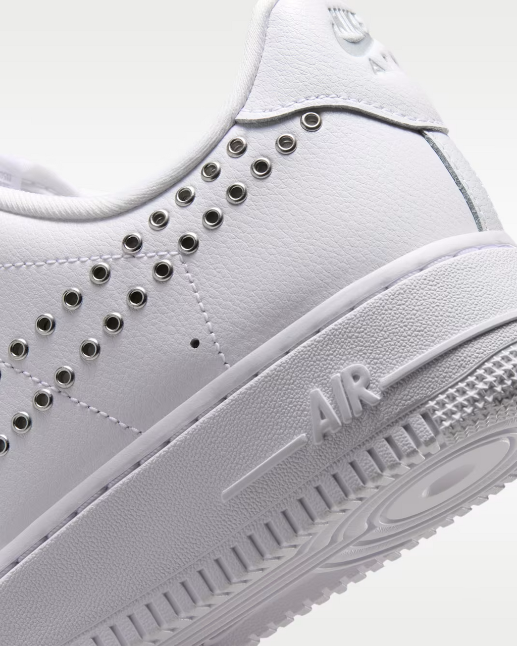 IW1234-100 Nike Air Force 1 '07 LV8 "Triple White/Metallic Silver" (Women's)