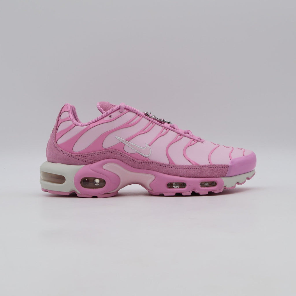 IV5286-600 Nike Air Max Plus "Pink Rise/Summit White" (Women's)