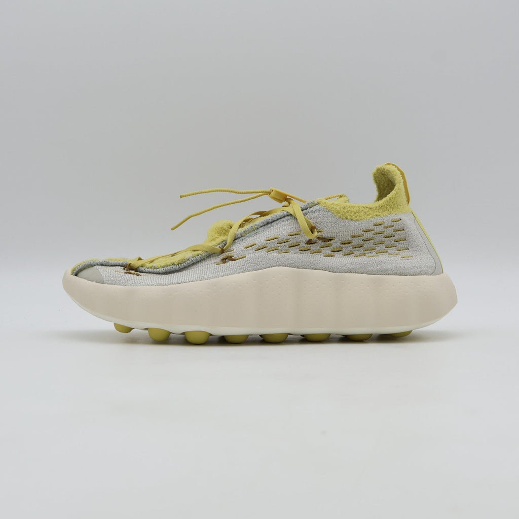 IR2176-003 Nike Mind 002 Flyknit "Light Bone/Saturn Gold" (Men's)