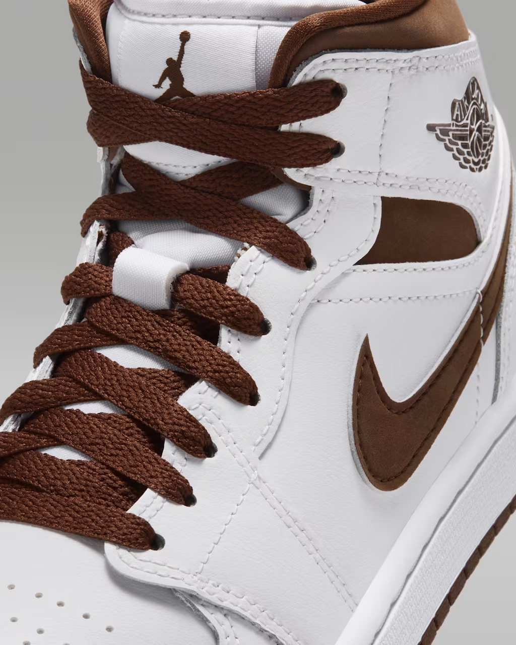 BQ6472-125 Nike Air Jordan 1 Mid "White/Cacao Wow" (Women's)