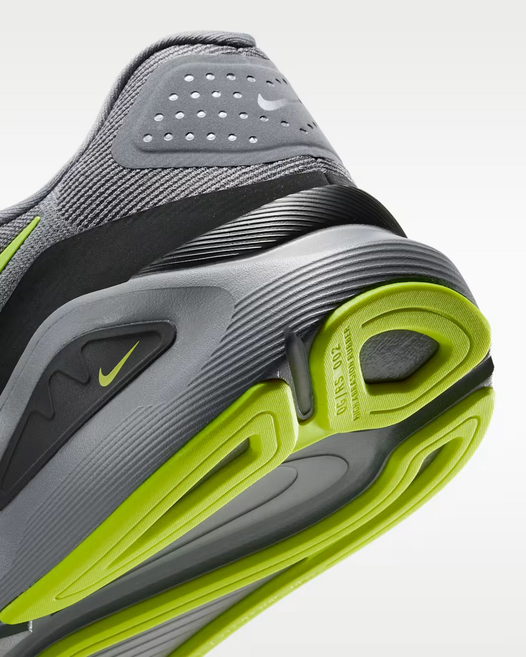 HJ1102-010 Nike Structure 26 "Cool Grey/Dark Smoke Grey" (Men's)