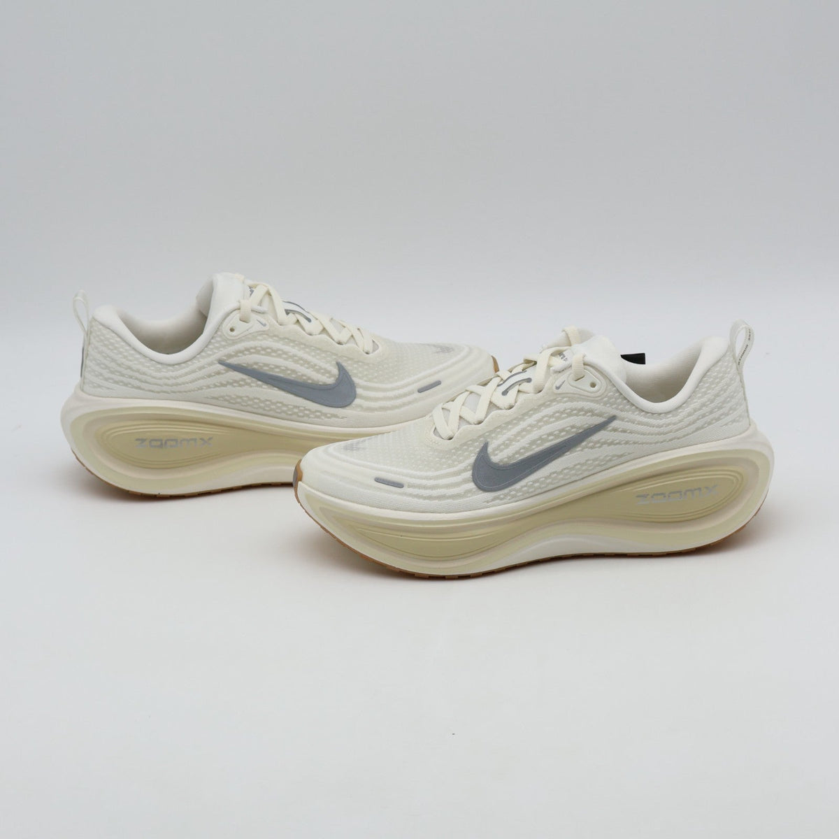 IM8336-100 Nike Vomero Plus Sail Coconut Milk Light Khaki Metallic Silver(Men's)
