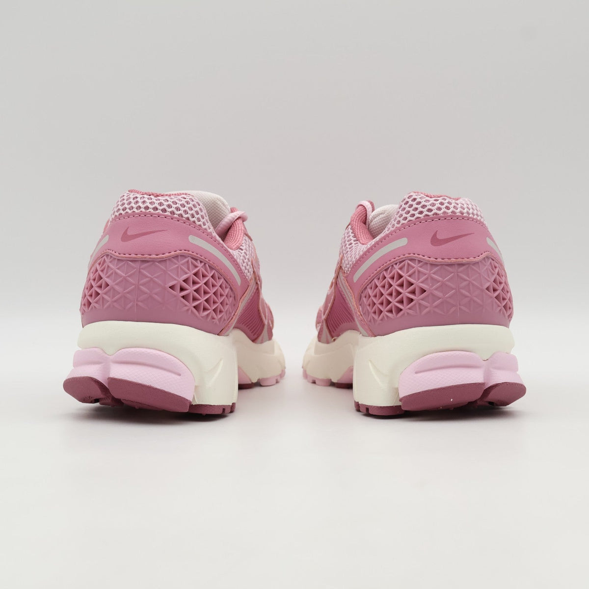 FJ2028-600 Nike Zoom Vomero 5 Elemental Pink Pink Foam Sail Desert (Women's)