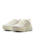 HM6804-110 Nike Vomero 18 Sail Coconut Milk White Summit White (Women's)