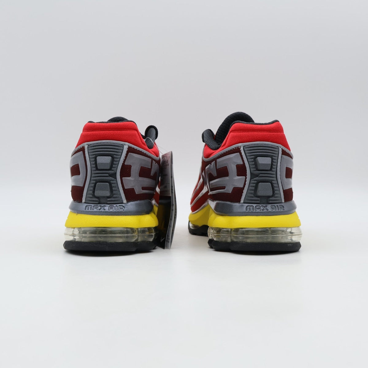 IM7412-600 Supreme Ã Nike Air Max 2001 Air Ecstasy "University Red" (Men's)