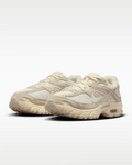 IO4862-200 Nike Air Max Moto 2K SE "British Khaki/Light Khaki" (Women's)
