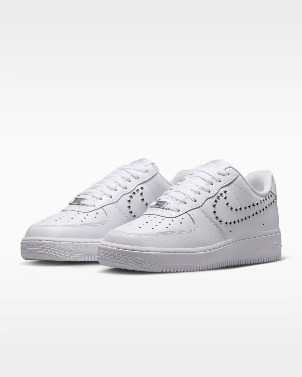 IW1234-100 Nike Air Force 1 '07 LV8 "Triple White/Metallic Silver" (Women's)