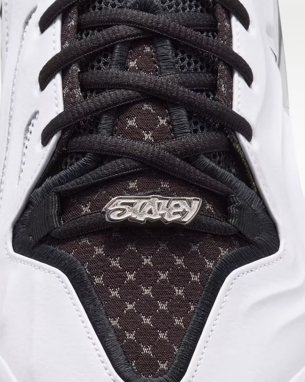 IX1924-100 Nike A'Two "Dawn Staley" (Women's)