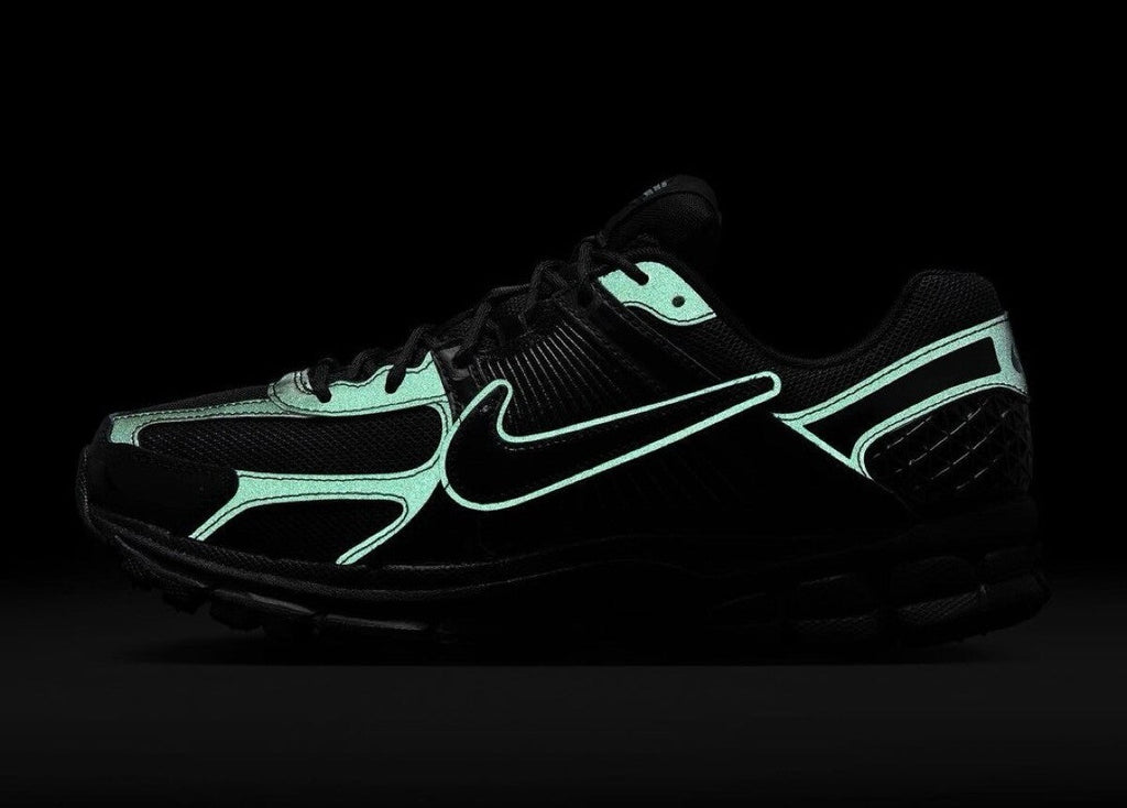 FZ3313-001 Dover Street Market (DSM) Nike Zoom Vomero 5 Black (Men's)