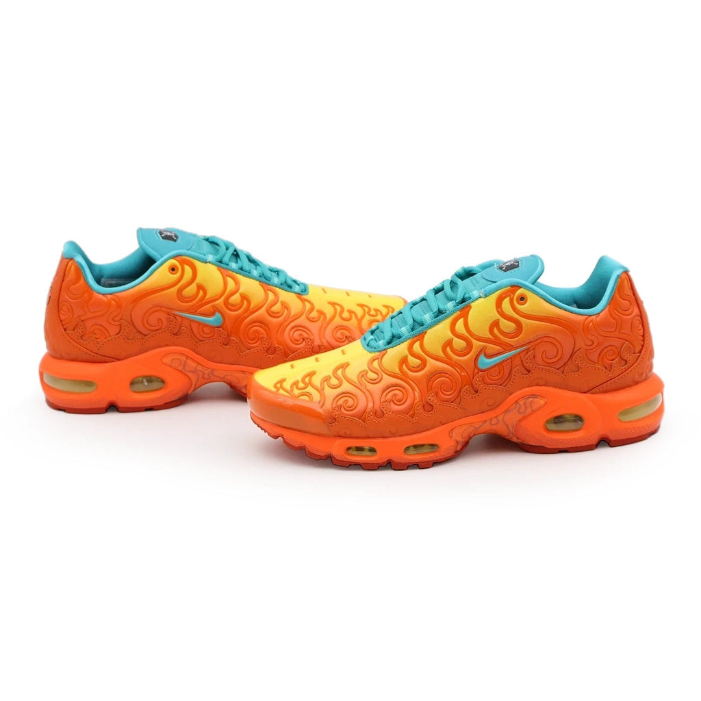 IW1283-800 One Piece Ã Nike Air Max Plus "Devil Fruits/Mera Mera" (Men's)