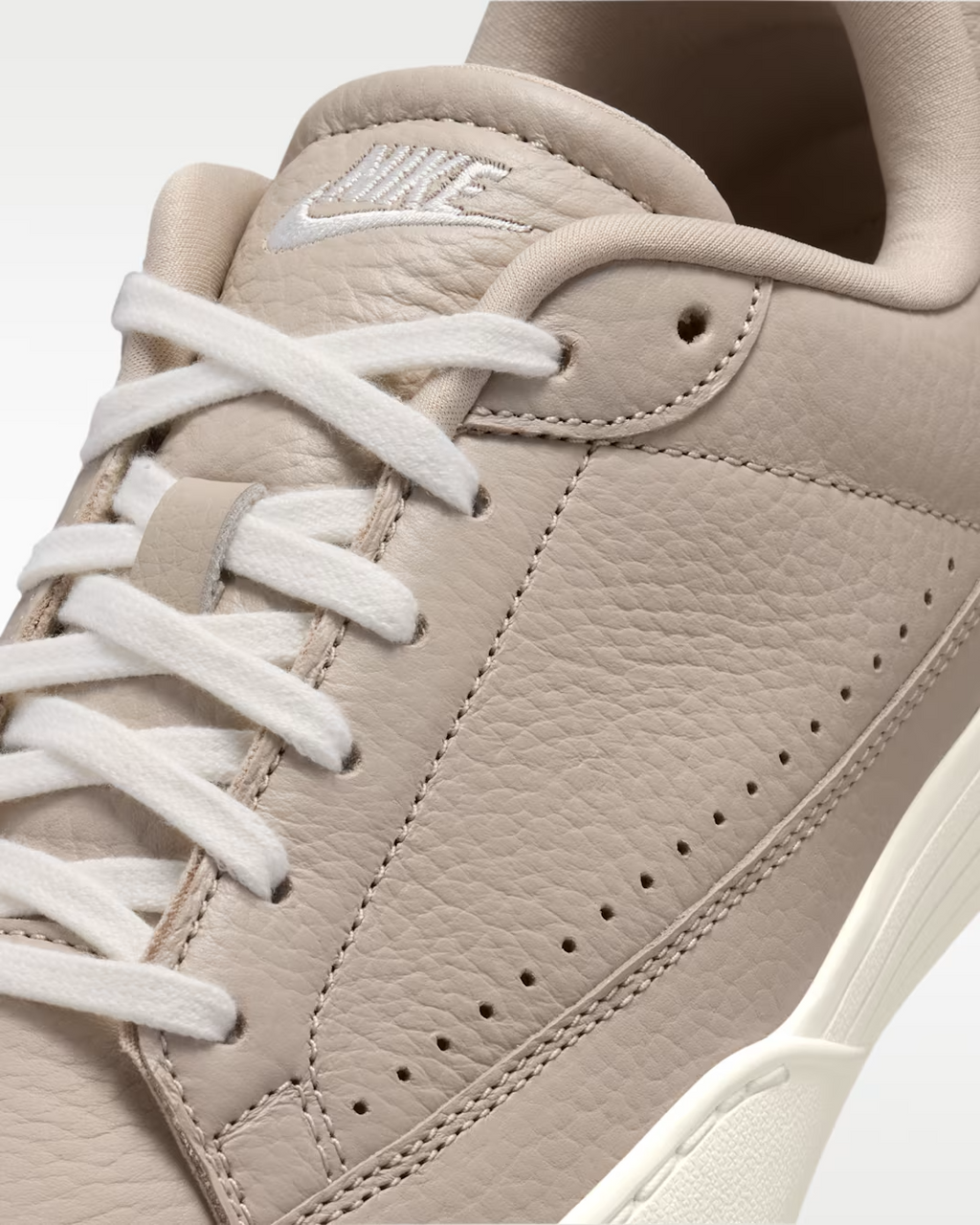 IM5955-201 Nike Tennis Center "Cream 2" (Women's)