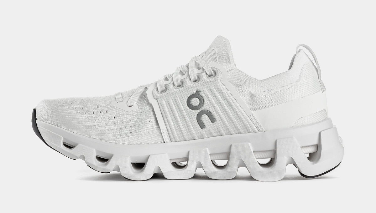 Cloudswift 4 Womens Running Shoes (White/White)