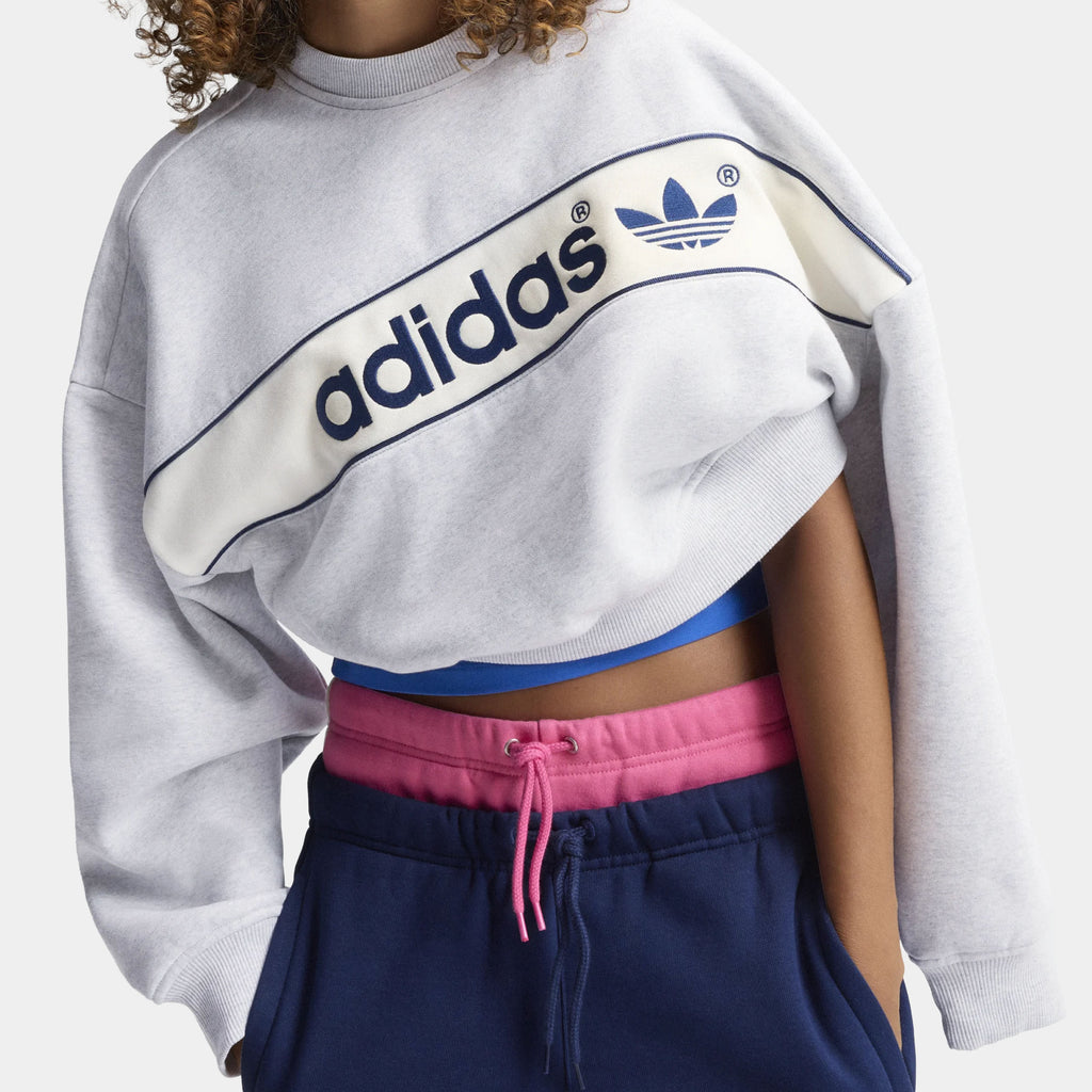 Adisignature Block Womens Crewneck (Light Grey Heather)