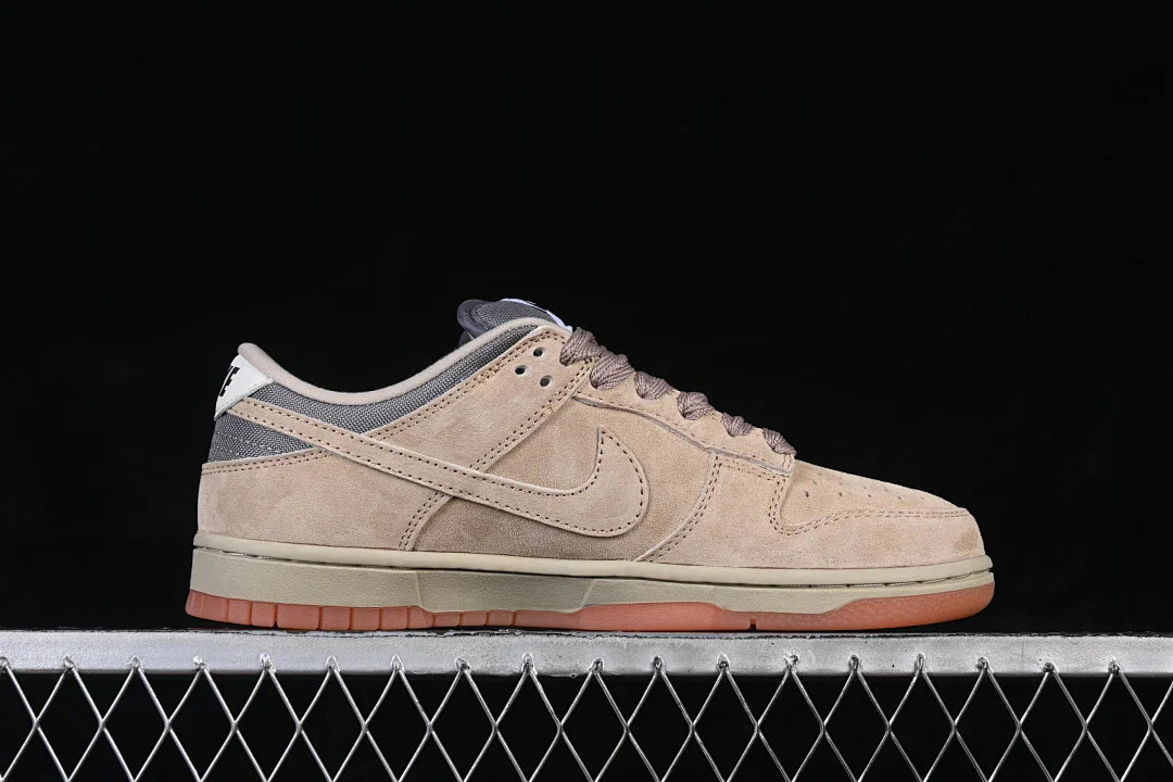 Nike SB Dunk Low Pro B "Parachute Beige"