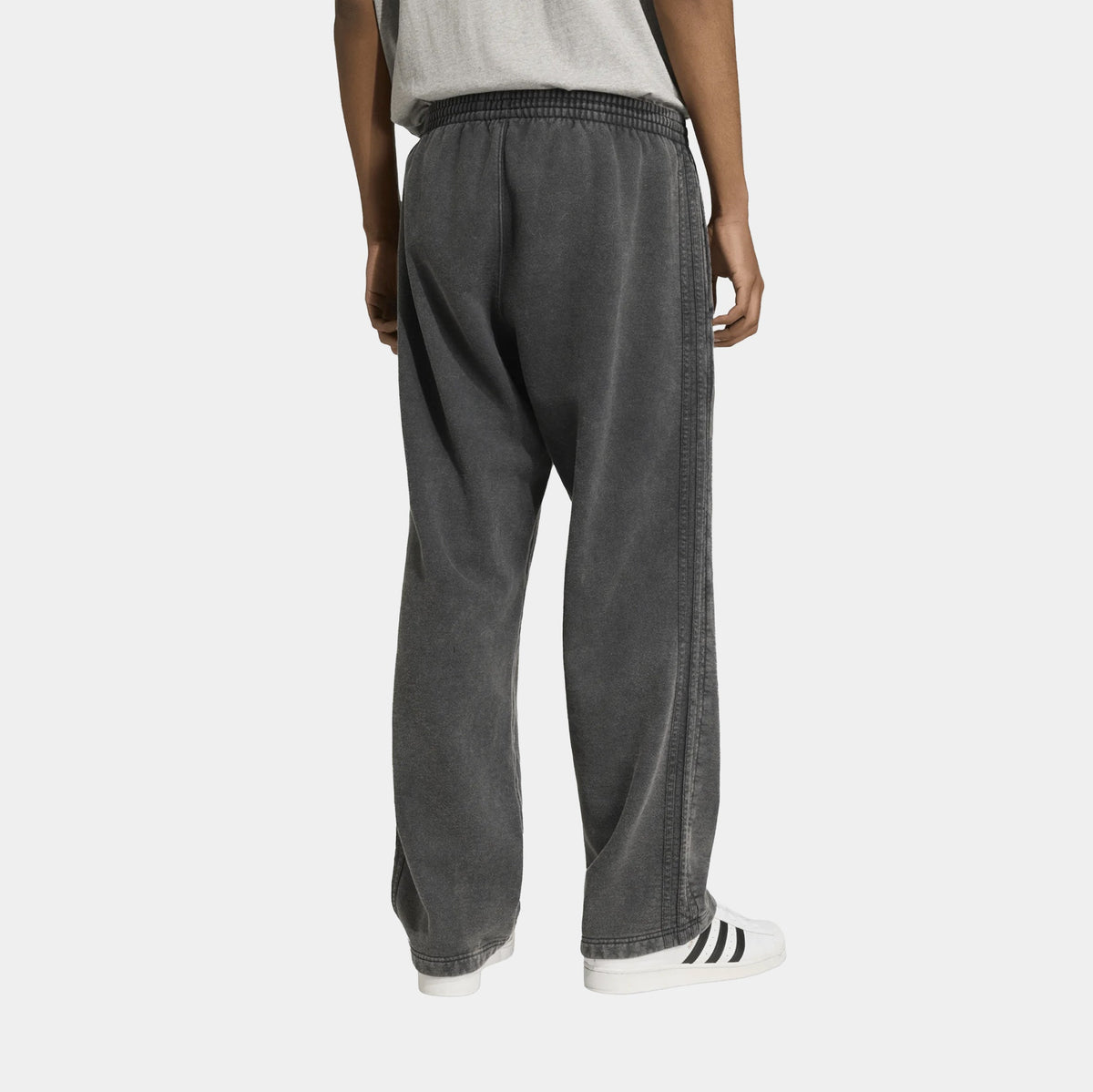 Trefoil Essentials Loose Fleece Mens Pants (Black)