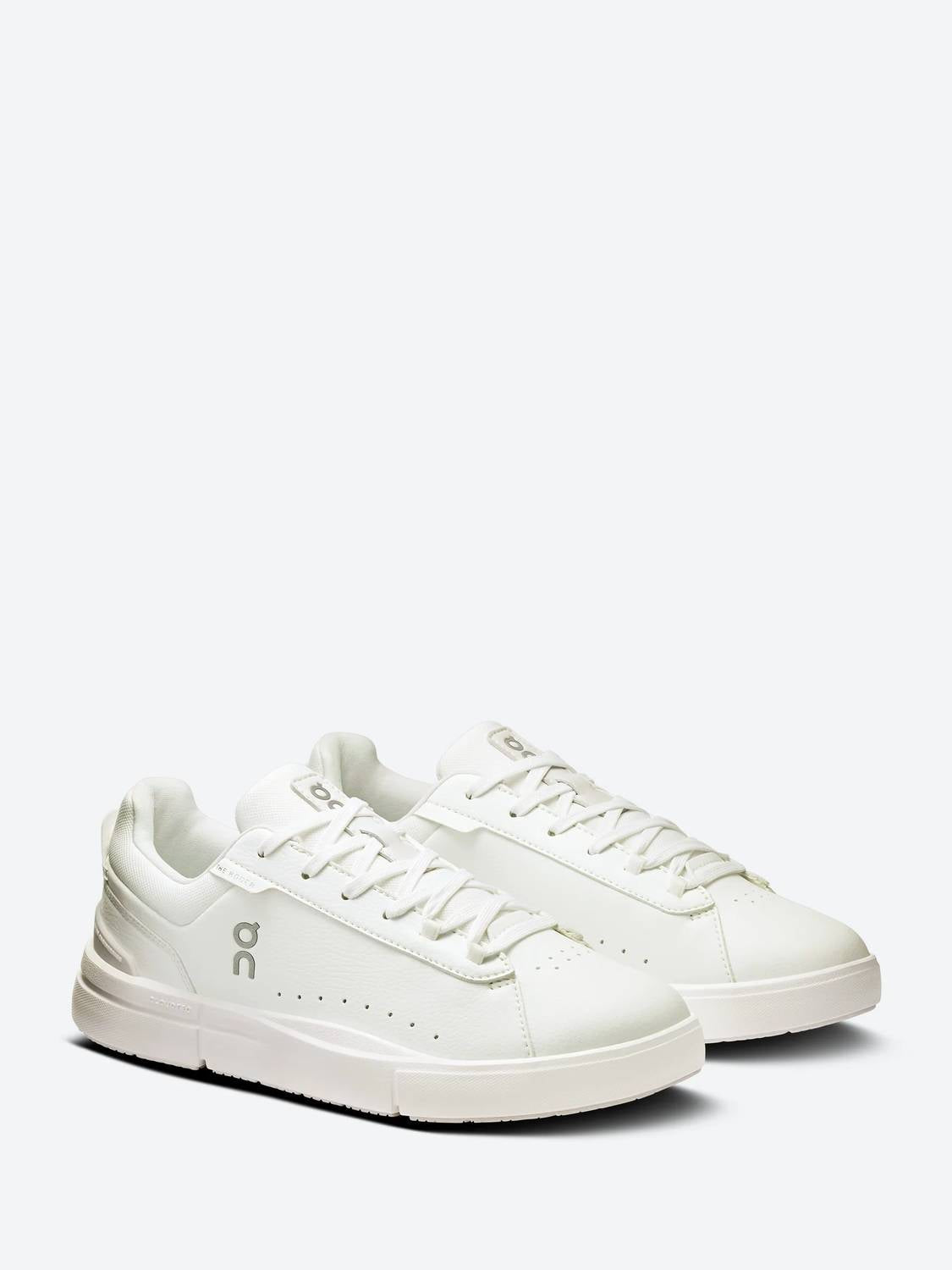 Women's The Roger Advantage Sneakers In White/white