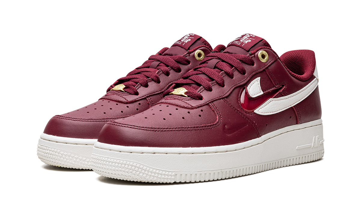 AIR FORCE 1 LO WMNS "Logo Pack - Deep Red" DZ5616 600